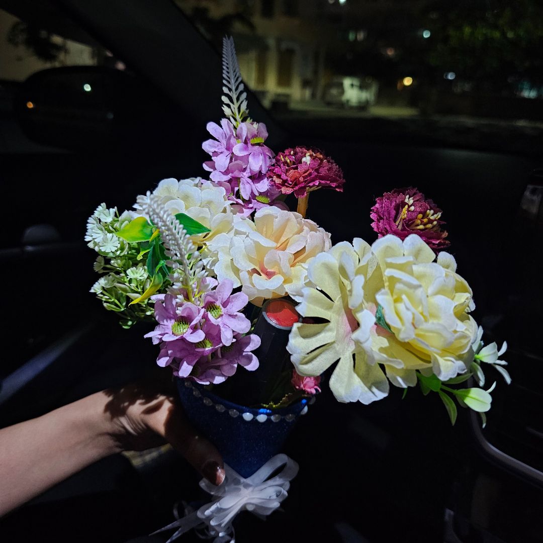 Lakme Lipstick Beautiful Flower Bouquet