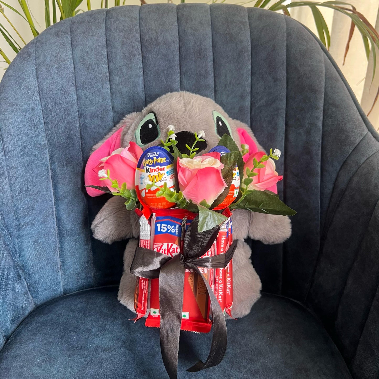 Teddy Bouquet With Chocolates