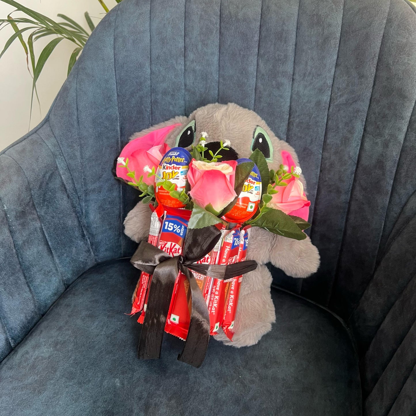 Teddy Bouquet With Chocolates