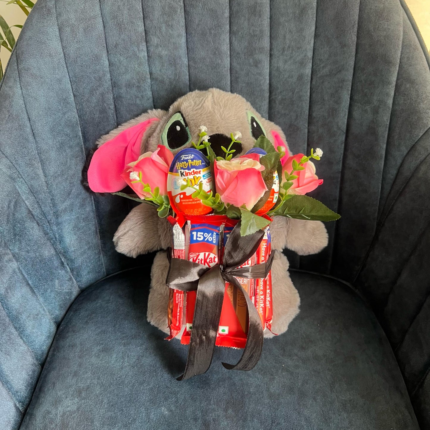 Teddy Bouquet With Chocolates