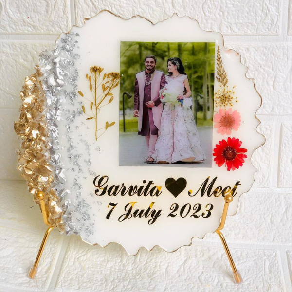 Custom Couple Resin Frame