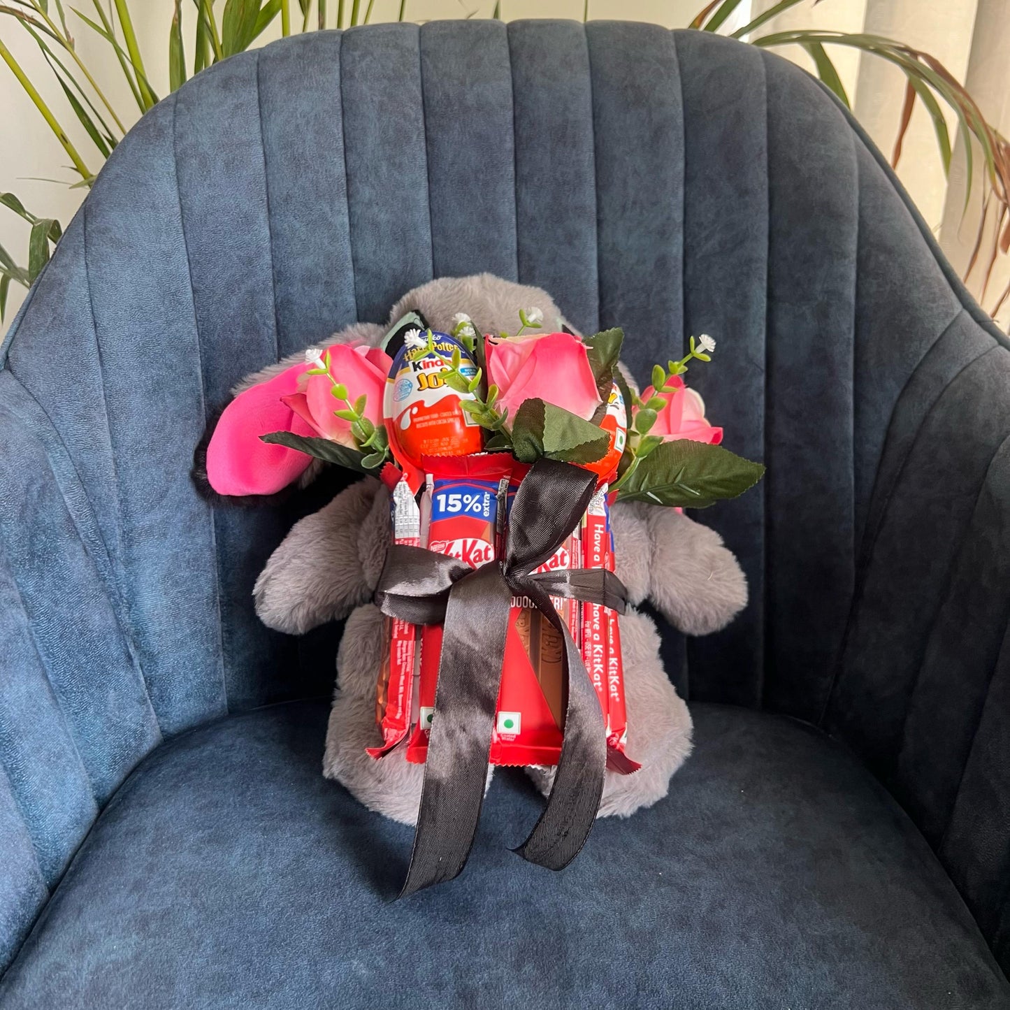 Teddy Bouquet With Chocolates