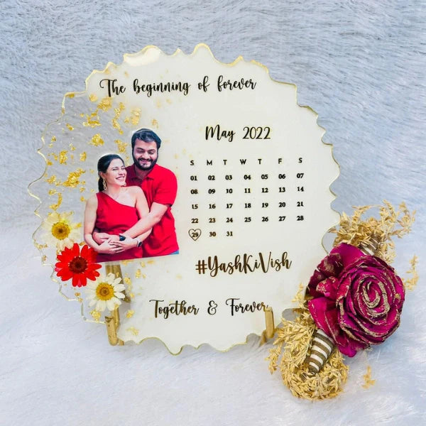 Customized Resin Wedding Date Calendar